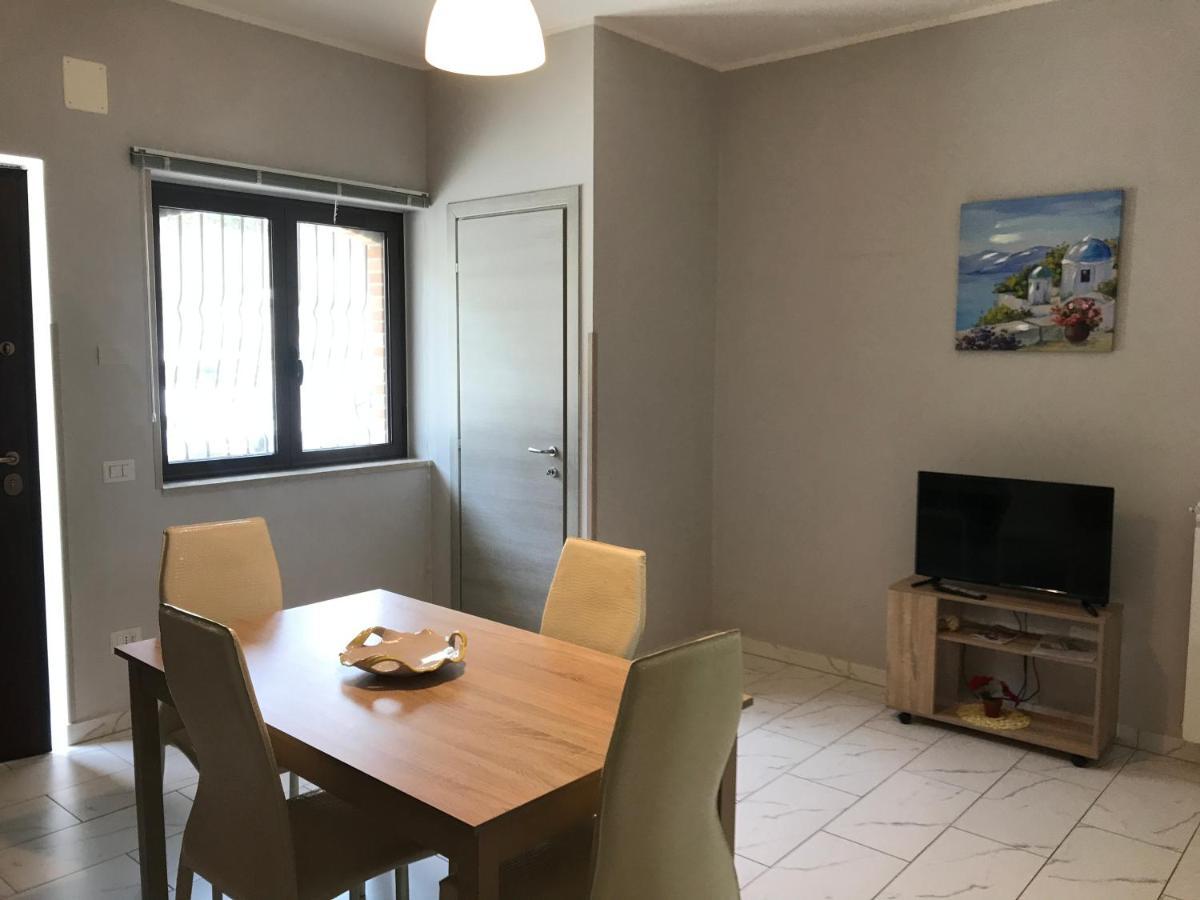 קמפניה A Casa Di Laura B&B Apartments מראה חיצוני תמונה