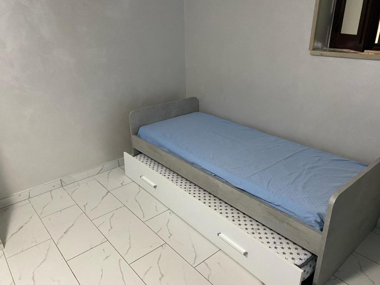 קמפניה A Casa Di Laura B&B Apartments מראה חיצוני תמונה