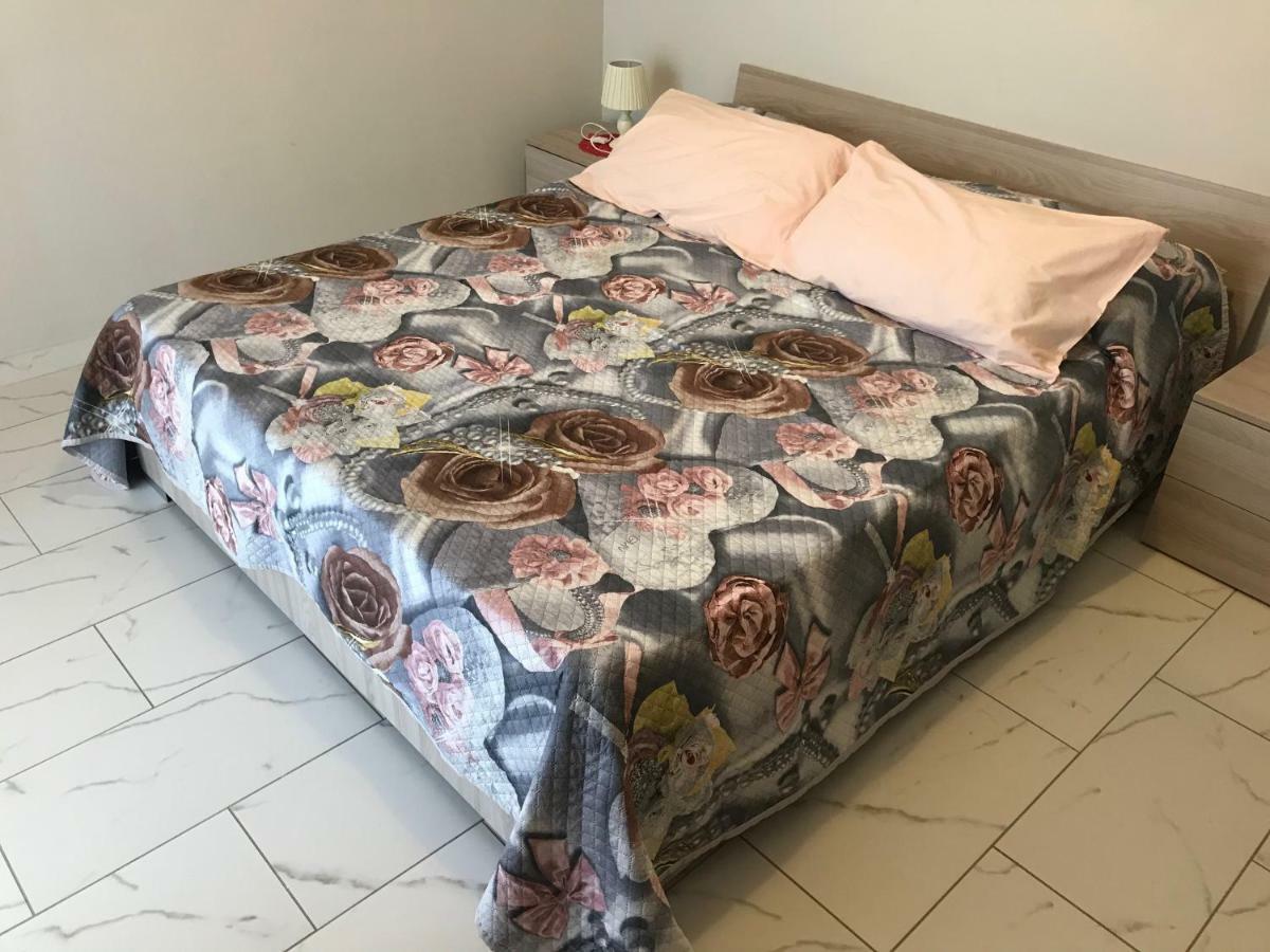 קמפניה A Casa Di Laura B&B Apartments מראה חיצוני תמונה