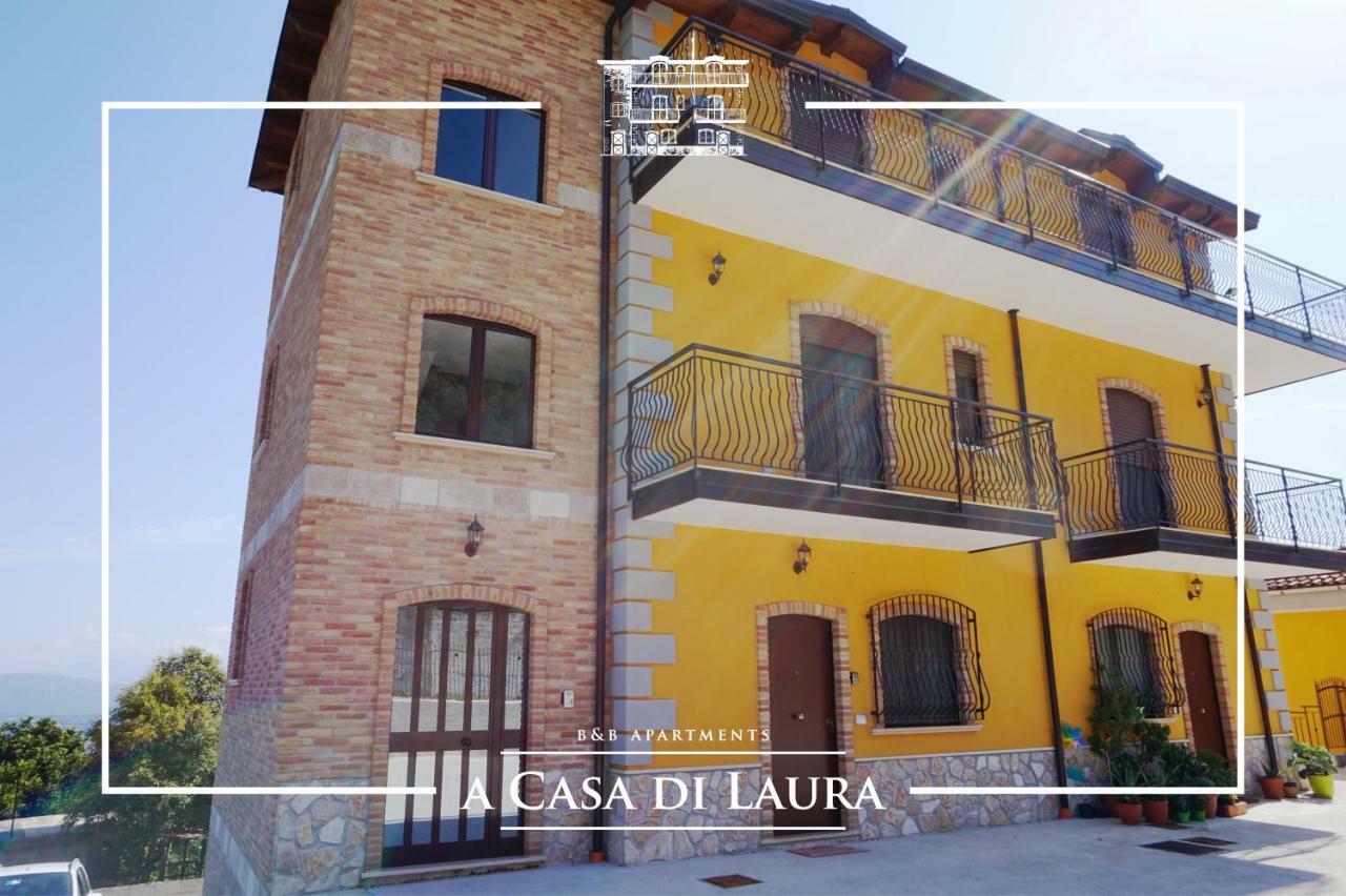 קמפניה A Casa Di Laura B&B Apartments מראה חיצוני תמונה
