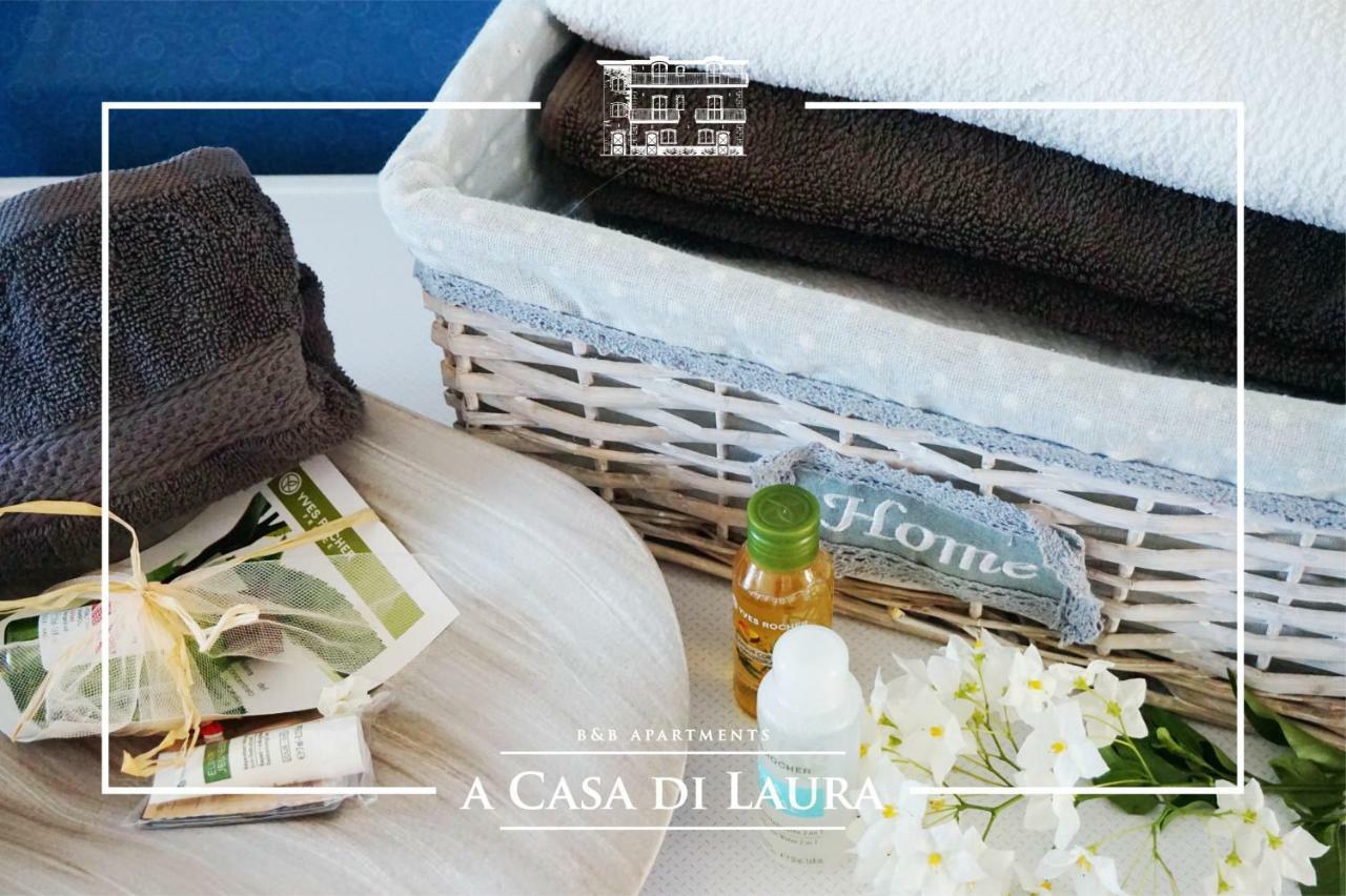 קמפניה A Casa Di Laura B&B Apartments מראה חיצוני תמונה